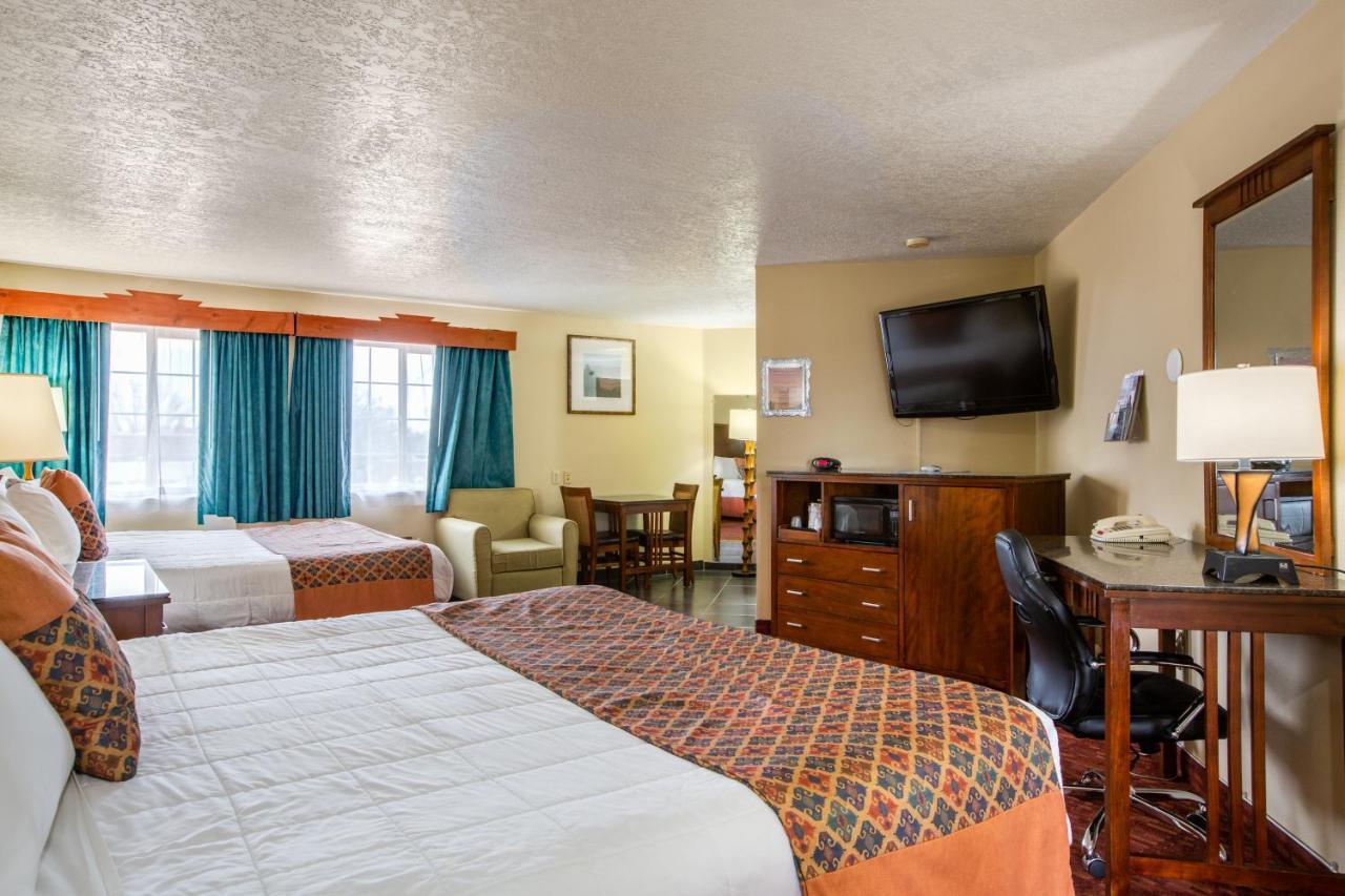Sandia Peak Inn Old Town Abq, A Howard Johnson By Wyndham Αλμπουκέρκι Εξωτερικό φωτογραφία