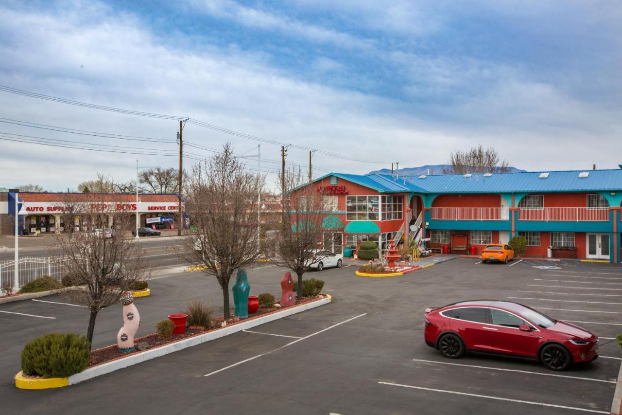 Sandia Peak Inn Old Town Abq, A Howard Johnson By Wyndham Αλμπουκέρκι Εξωτερικό φωτογραφία