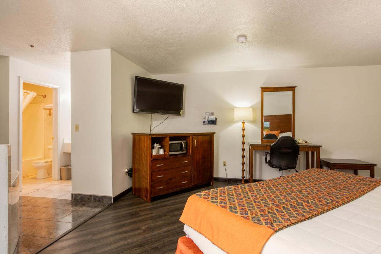 Sandia Peak Inn Old Town Abq, A Howard Johnson By Wyndham Αλμπουκέρκι Εξωτερικό φωτογραφία