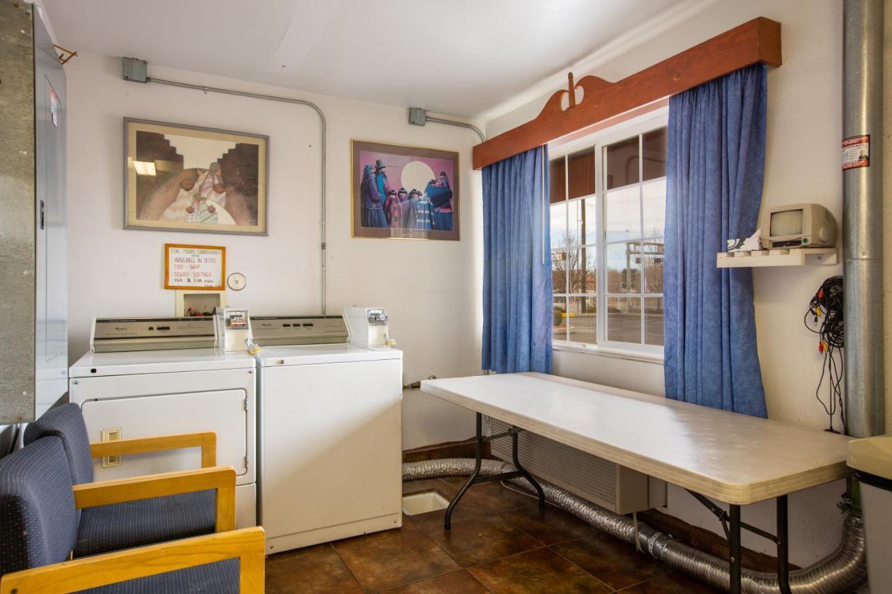 Sandia Peak Inn Old Town Abq, A Howard Johnson By Wyndham Αλμπουκέρκι Εξωτερικό φωτογραφία